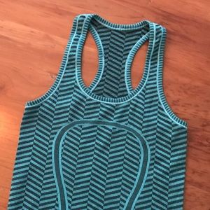 2/$30❤️ LULULEMON Herringbone Racer-back Tank